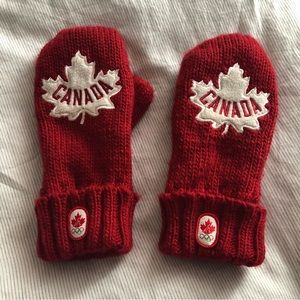 Hudson’s Bay 2012 Olympics Team Canada Red Mittens